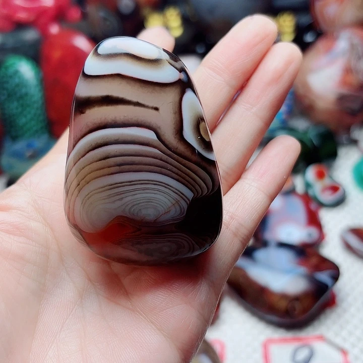 云***哥玛瑙/玉髓未镶嵌珠宝半成品