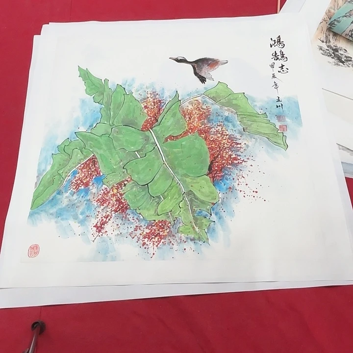 国画花鸟等图案为一体而成