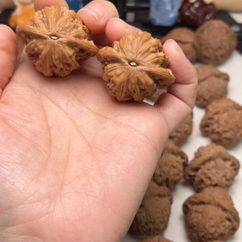 悟***吊坠文玩核桃金牛