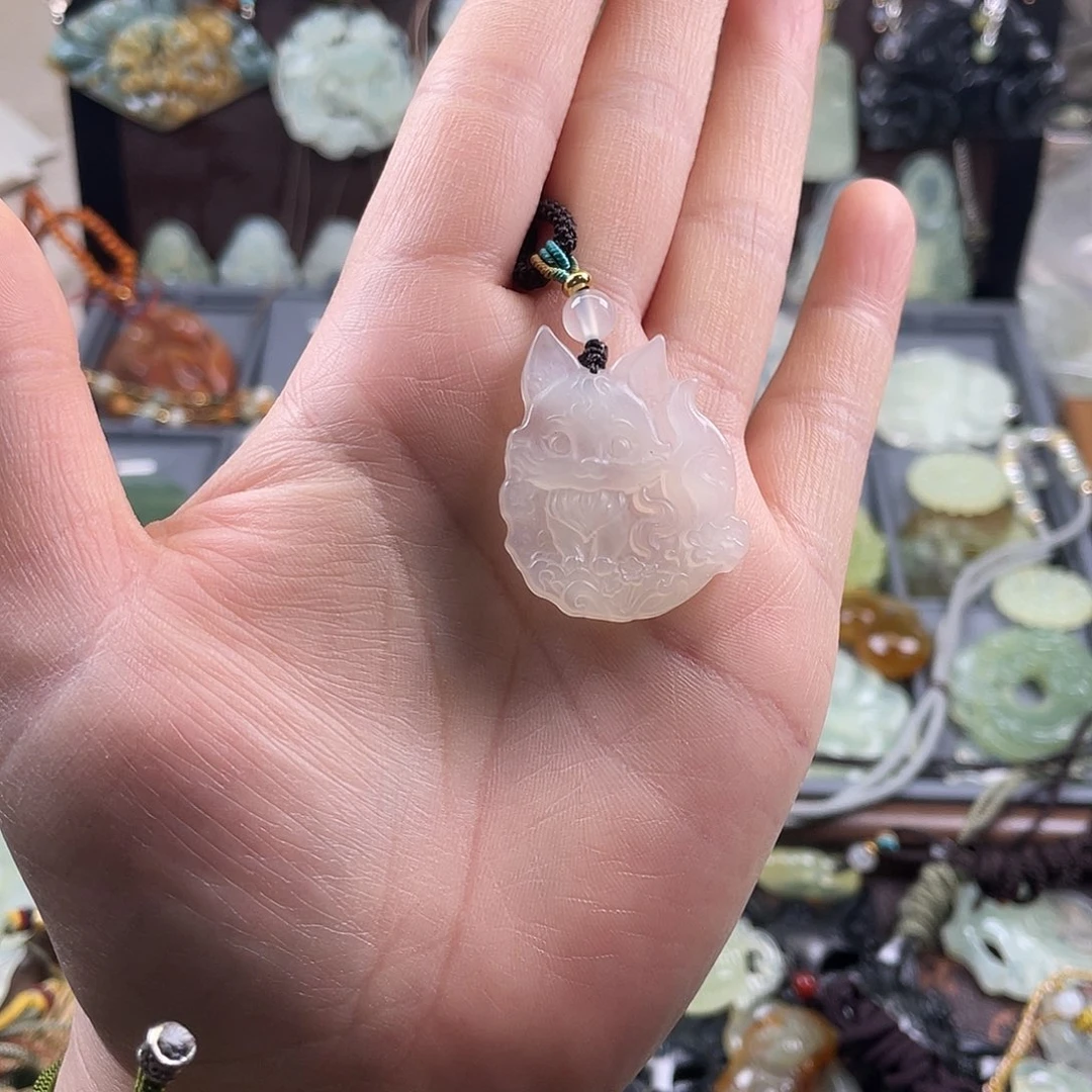 岫玉未镶嵌吊坠(赠链)