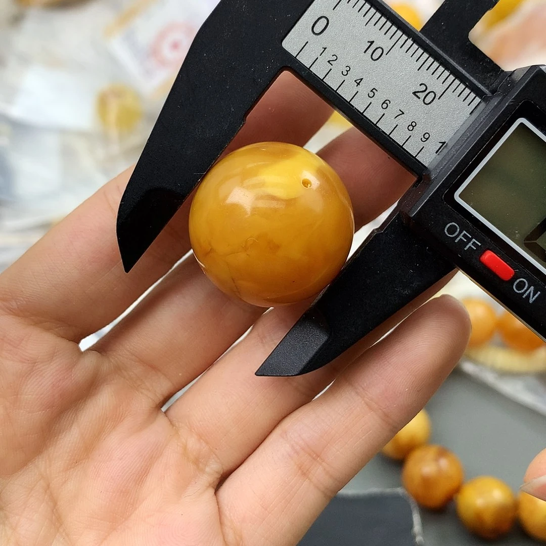 未镶嵌琥珀珠宝奇石