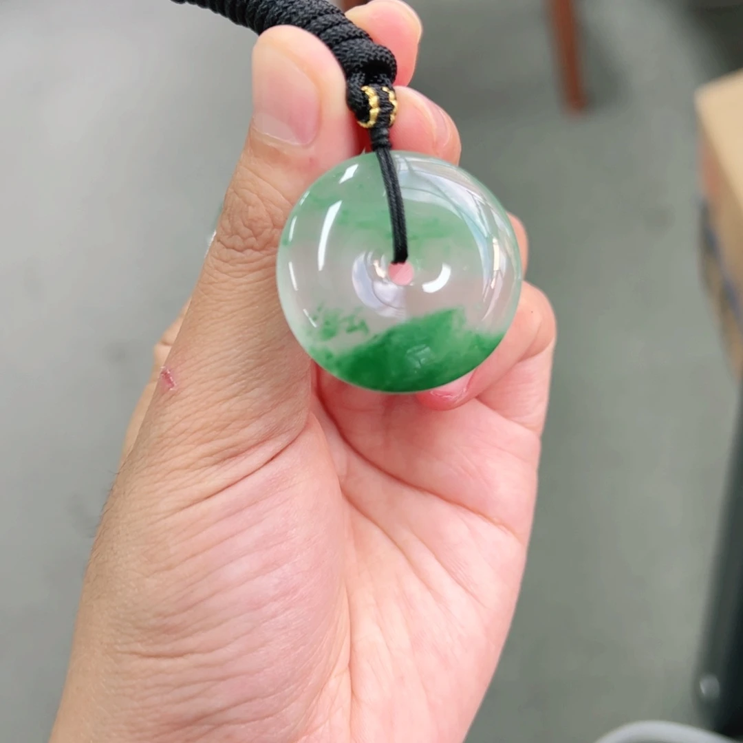 石英质玉未镶嵌吊坠(不含链)尺寸31厚度7平安扣