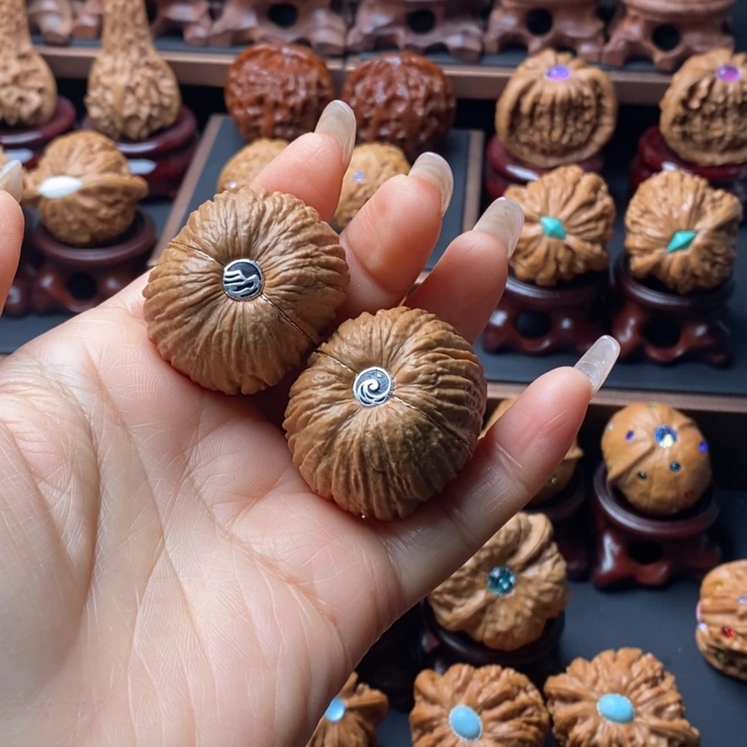 爱****吊坠文玩核桃猴头元宝