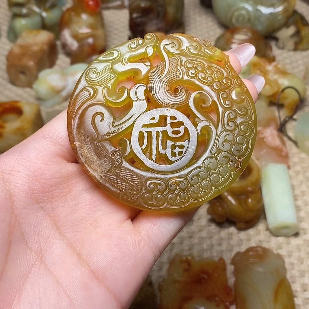 蛇纹石玉未镶嵌颈饰
