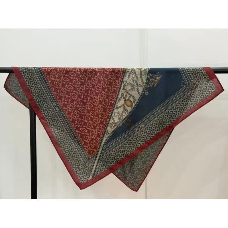 【链条四叶草】90cm丝毛方巾披肩送礼新款女士百搭气质时尚斜纹