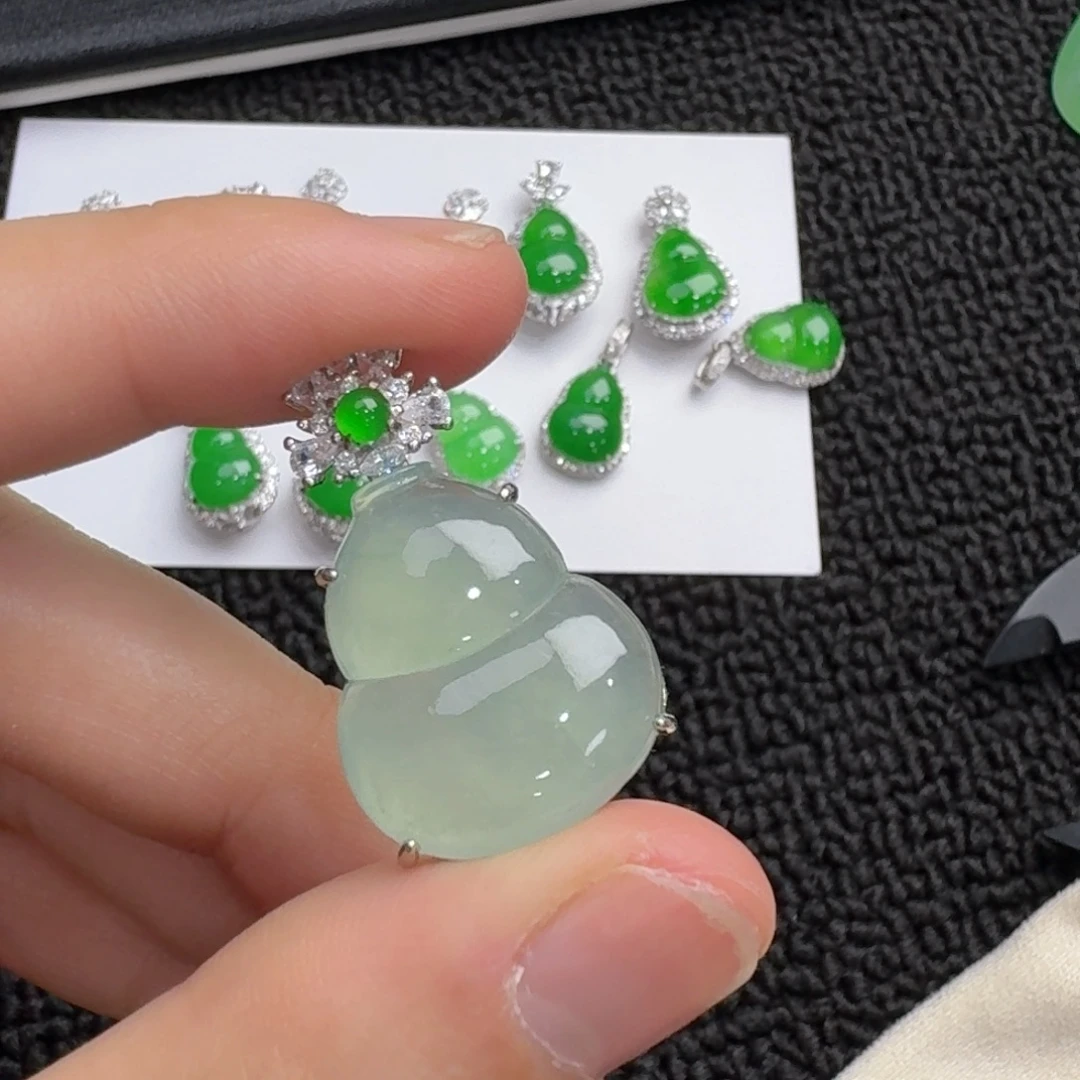 翡翠银S925镶嵌吊坠(不含链)葫芦