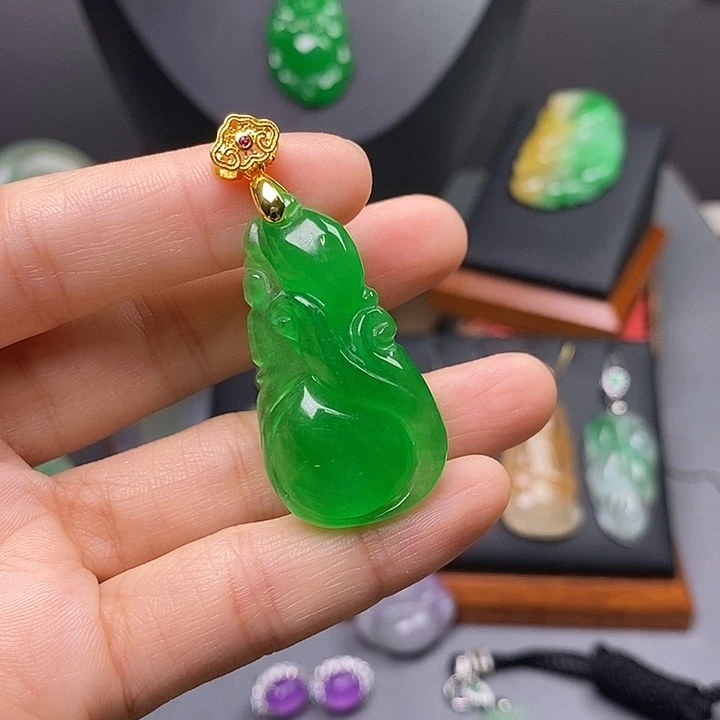 吊坠(赠链)未镶嵌翡翠