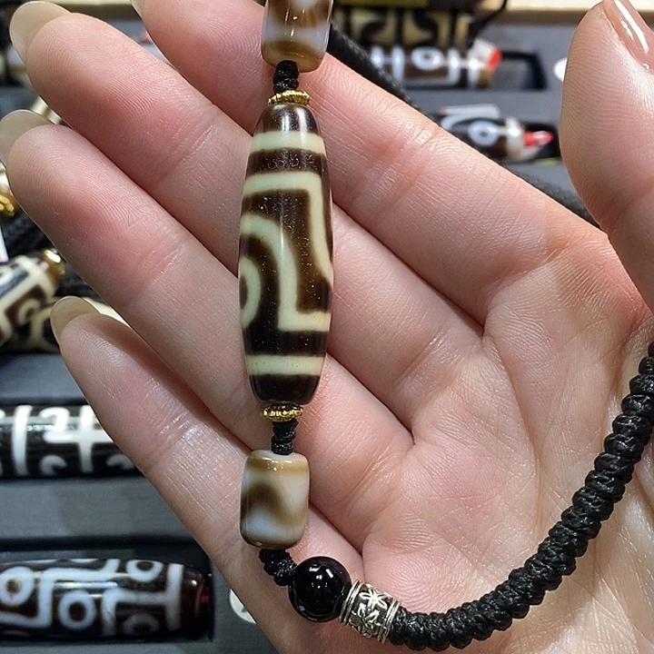 白***玛玛瑙/玉髓（覆膜）未镶嵌颈饰