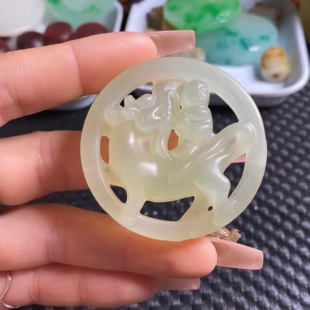 岫岩老玉（透闪石质玉）未镶嵌珠宝奇石