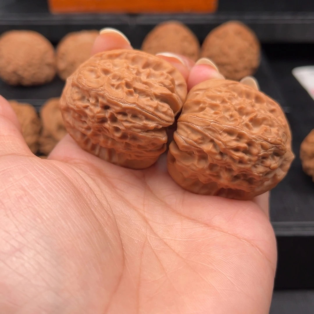 【闪购商品】文玩核桃吊坠野生狮子