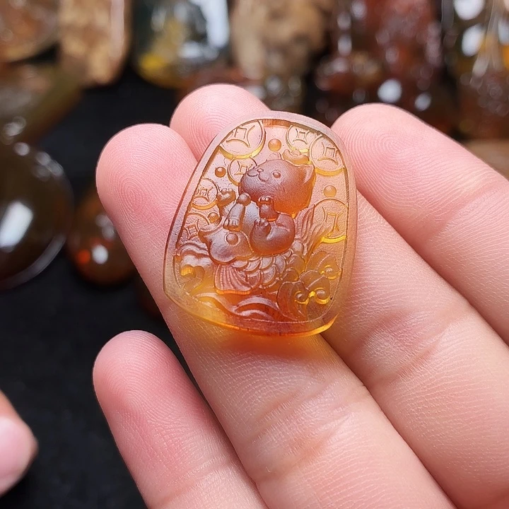 琥珀未镶嵌裸石97