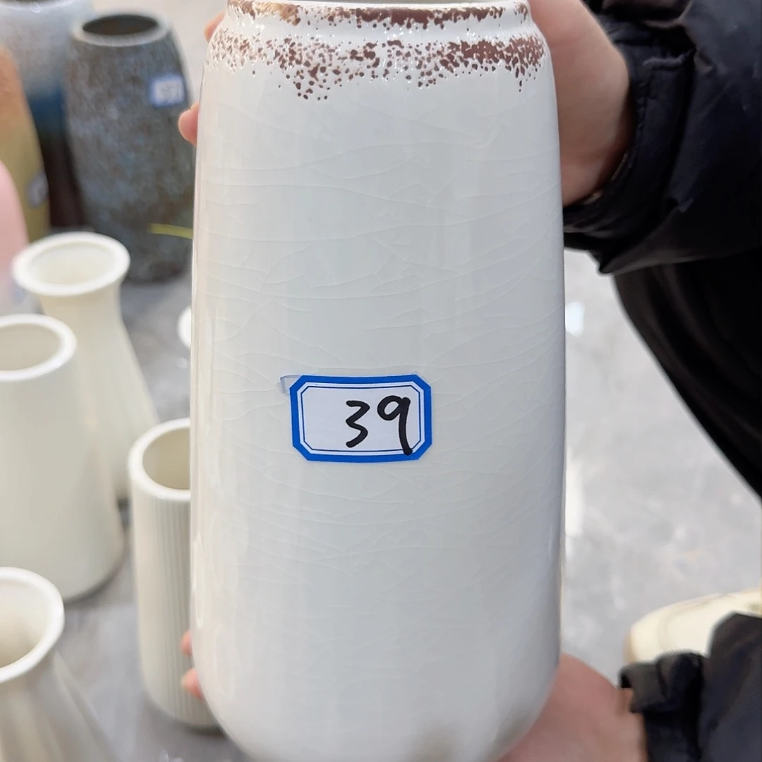 瓶39号亮釉陶瓷高25厘米瑕疵一个