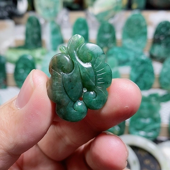 未镶嵌独山玉颈饰