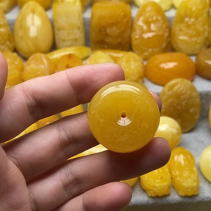 琥珀颈饰未镶嵌琥珀蜜蜡吊坠