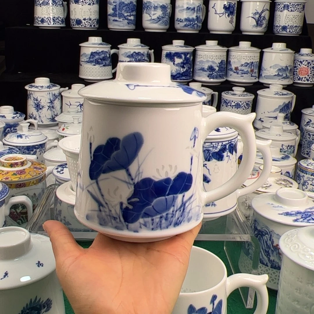 景德镇手绘荷花办公杯