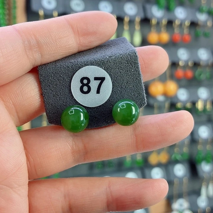 和田玉18K金镶嵌耳饰