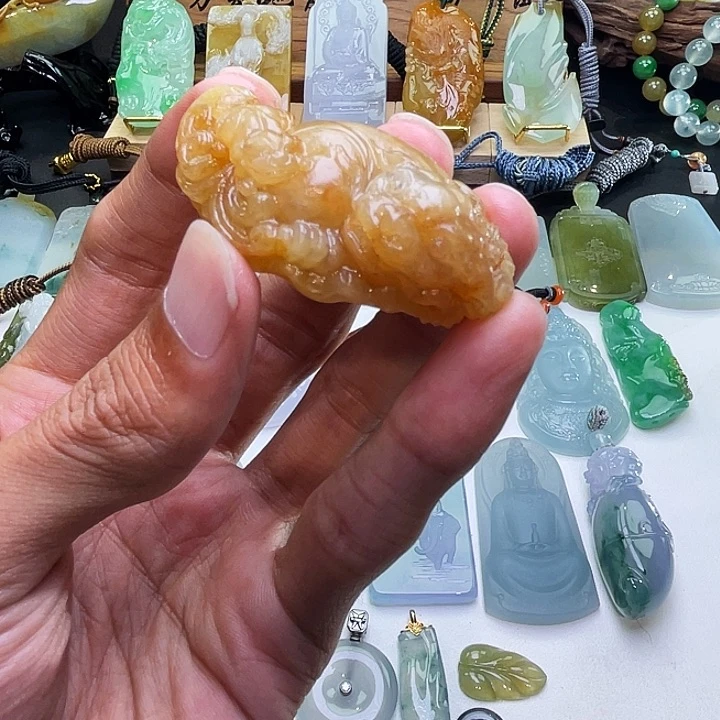 未镶嵌定制翡翠黑****发翡翠黄翡狮子
