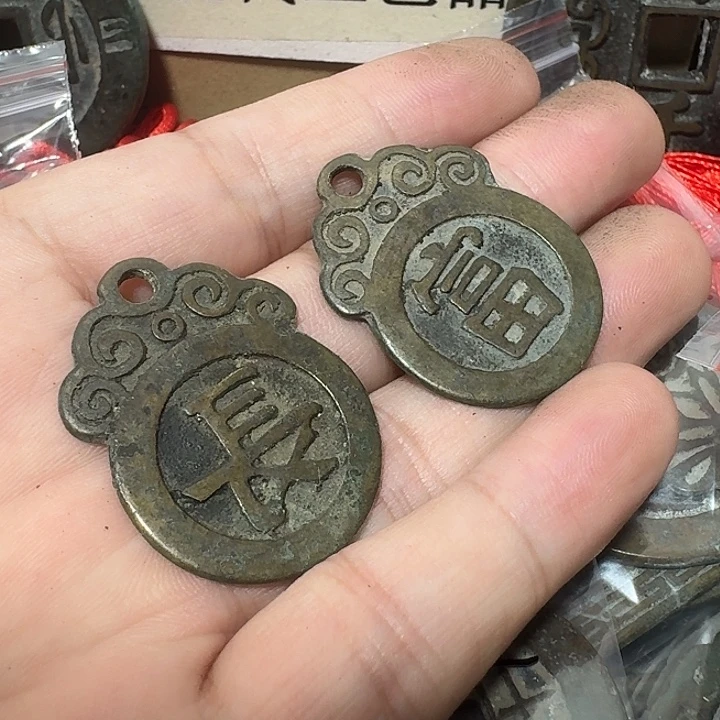 蔡***钦铜现代工艺品花钱
