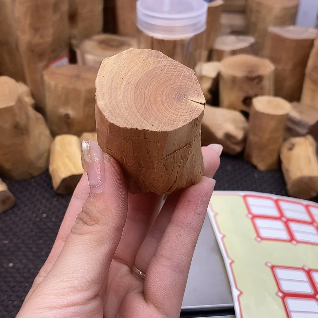 木庄**里老山檀香木料木料木料