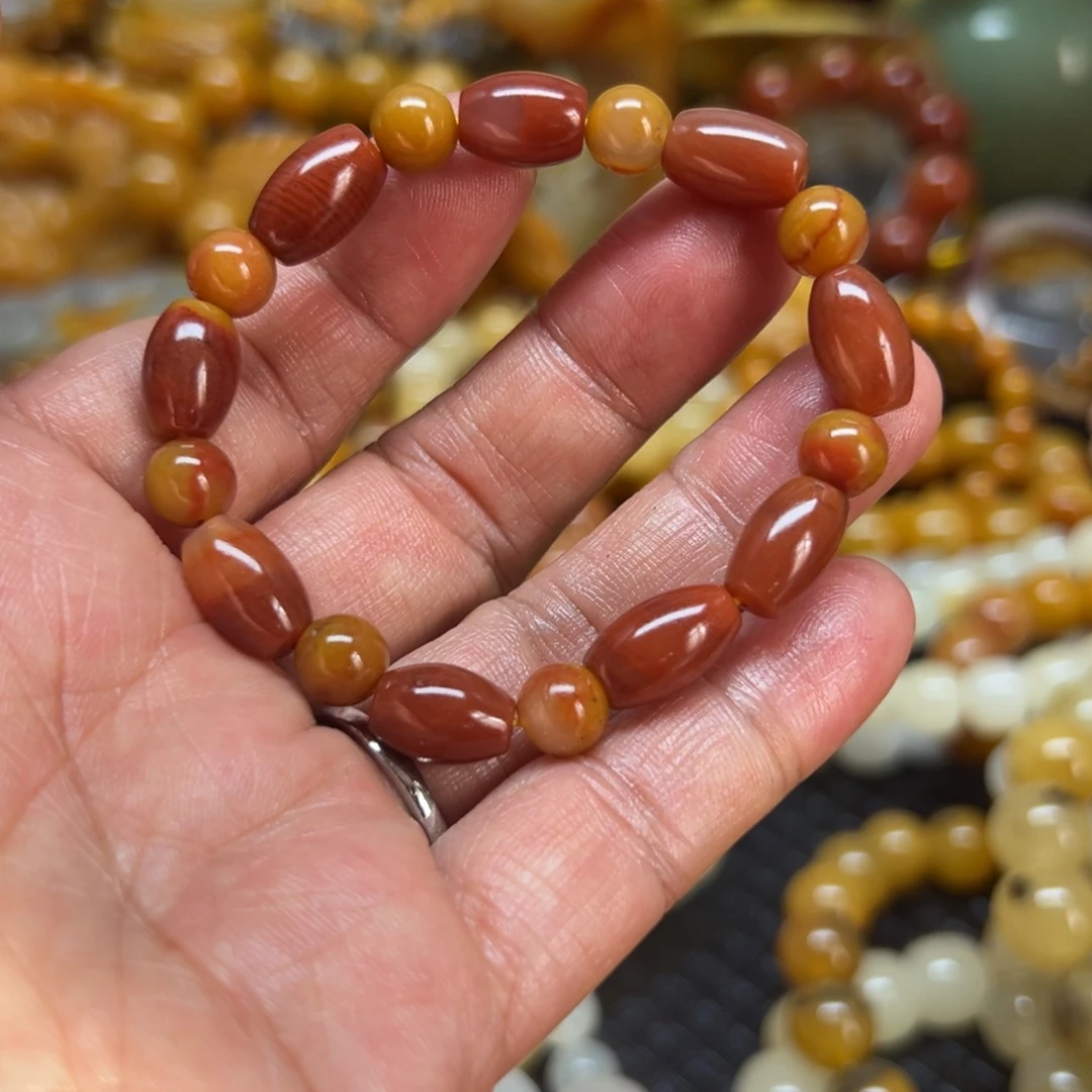 石英质玉未镶嵌颈饰