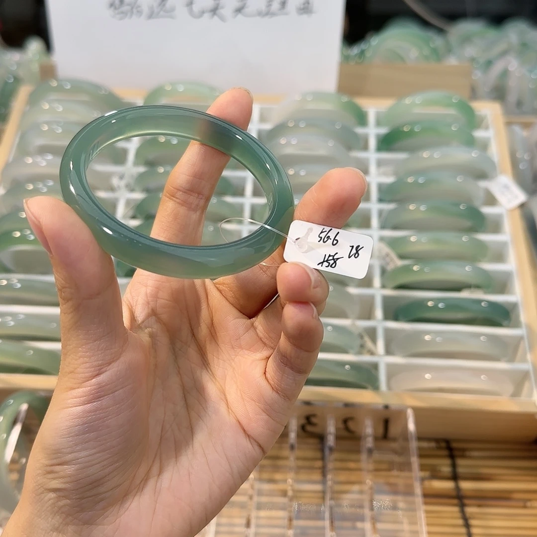 玛瑙/玉髓未镶嵌手镯圈口56.6