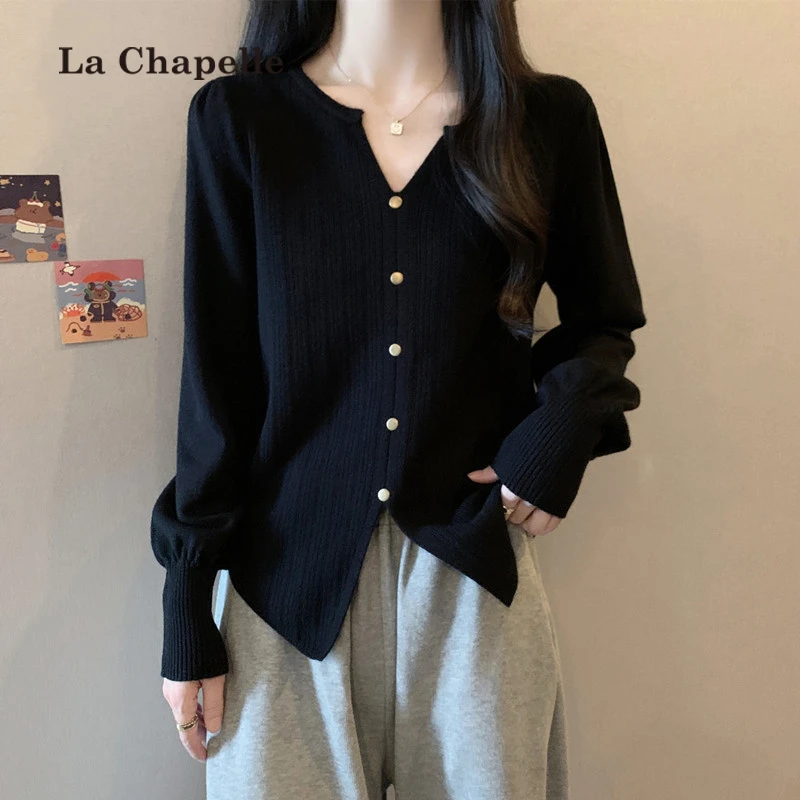 拉夏贝尔黑色V领长袖针织衫女秋冬新款打底衫不规则修身显瘦上衣