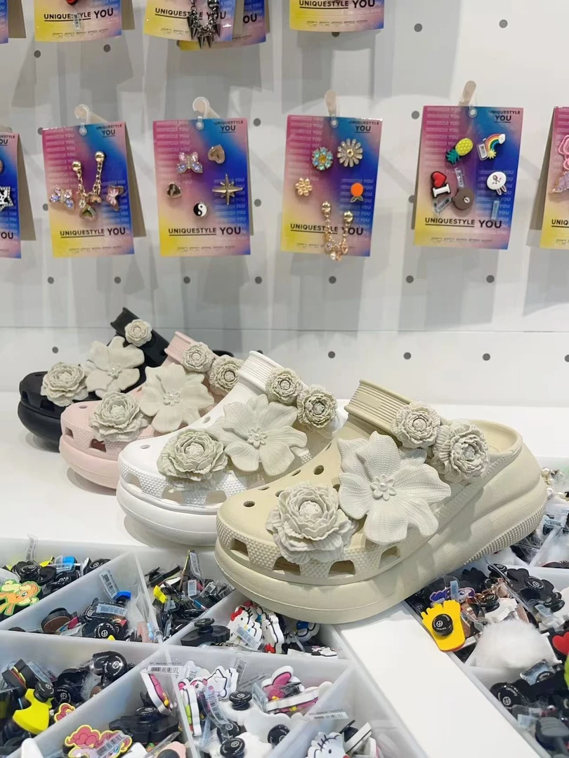 【韩国代购】正版云朵 洞洞鞋 外穿厚底防滑情侣洞洞鞋 小马