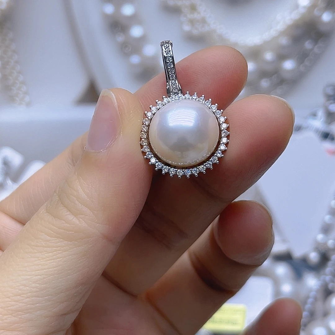 淡水珍珠吊坠或者耳钉未镶嵌