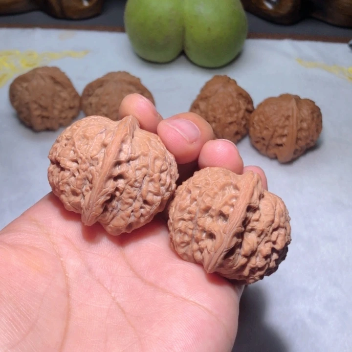 文玩核桃把件38,5血麒麟