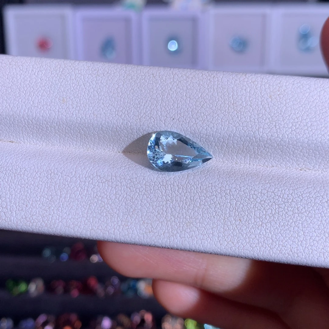 笔搁未镶嵌海蓝宝石2.045ct