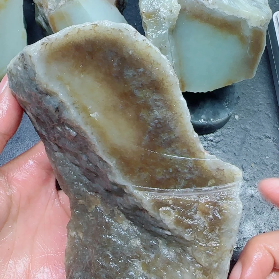 和田玉未镶嵌珠宝半成品