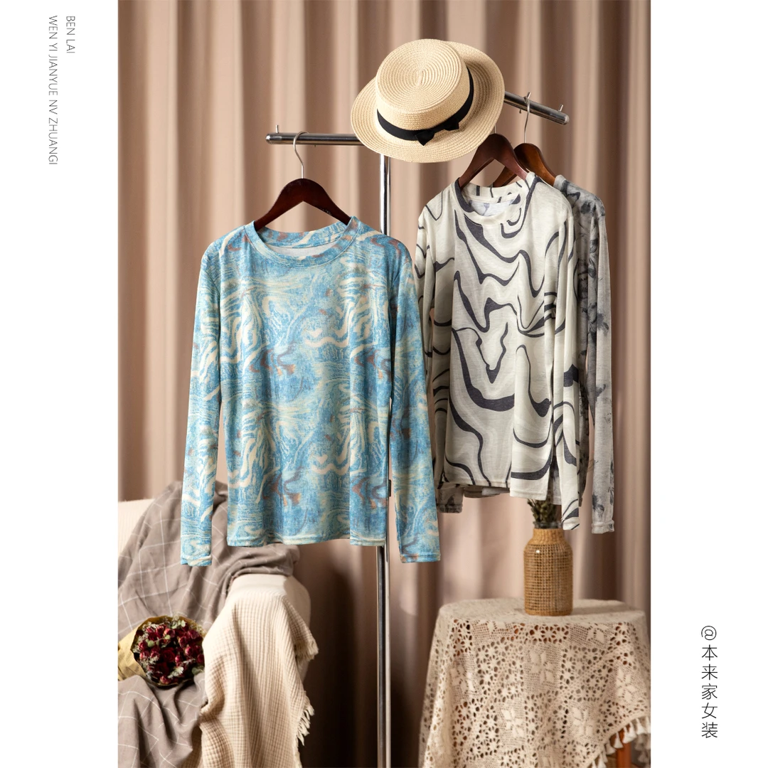 【本利来】文艺休闲圆领印花长袖T恤女春季新款优雅气质上衣5996