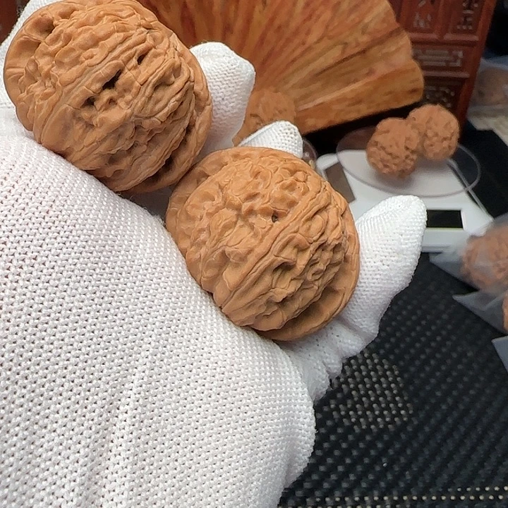 文玩核桃吊坠全品白狮子