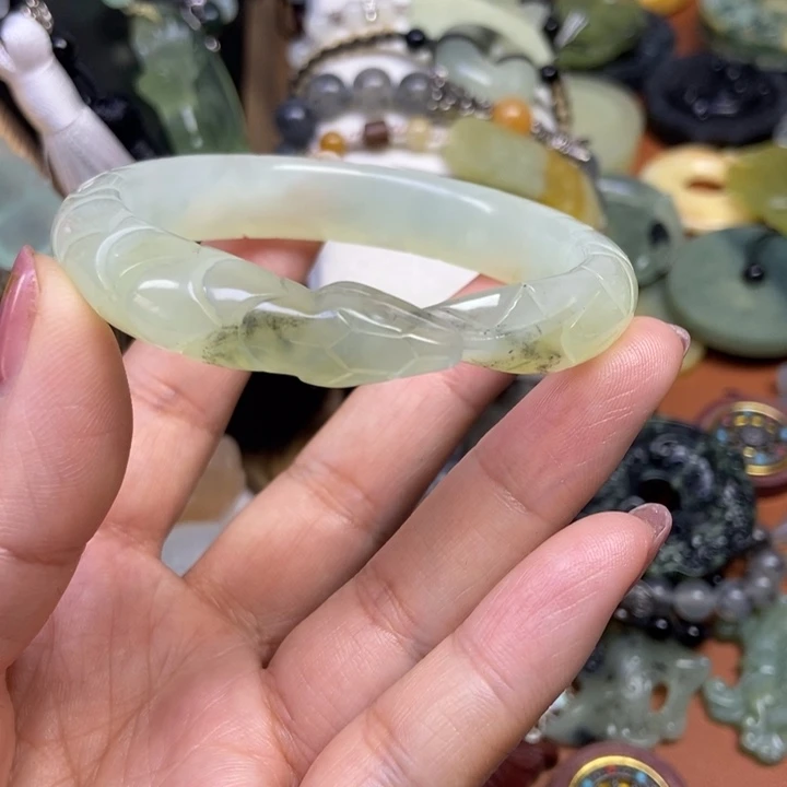 蛇纹石玉合金颈饰