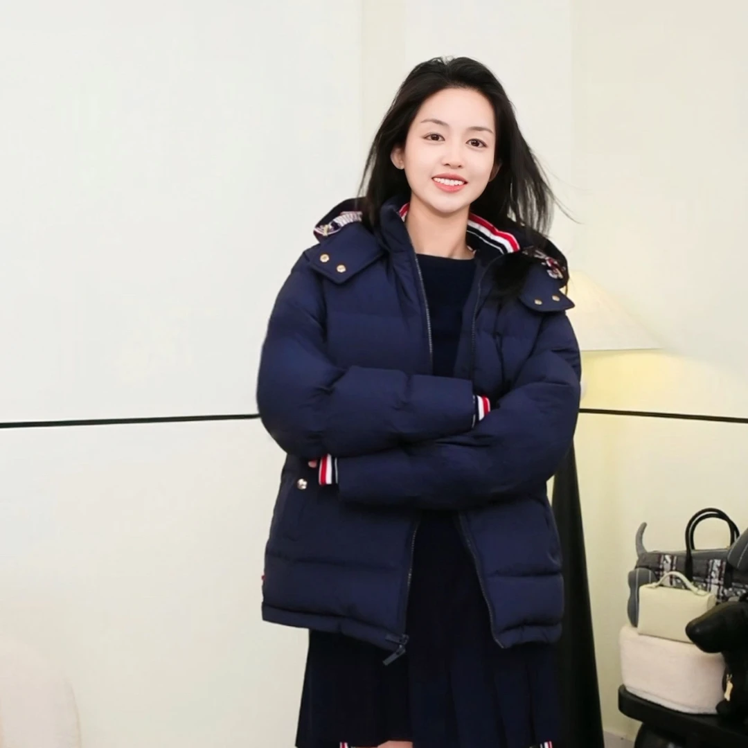 【小鱼】男女同款-四杠连帽长袖羽绒服-经典简约时尚百搭显瘦