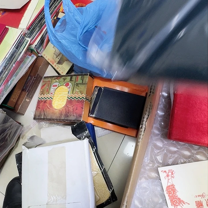 其他普通金属正**兴纪念章一个188