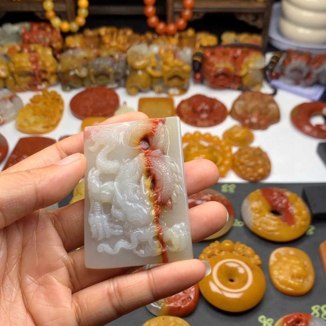 石英质玉（黄龙玉）挂件未镶嵌