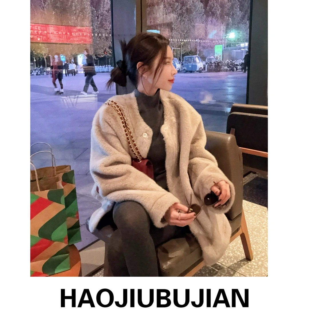 好久不见浅灰色圆领毛毛外套