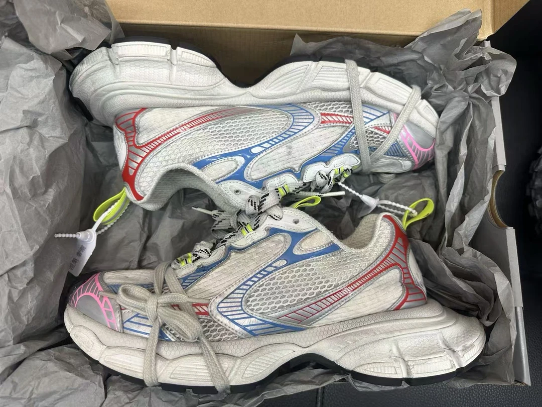 99新 Balenciaga/巴黎世家 42码 3XL白彩虹 99新 00078