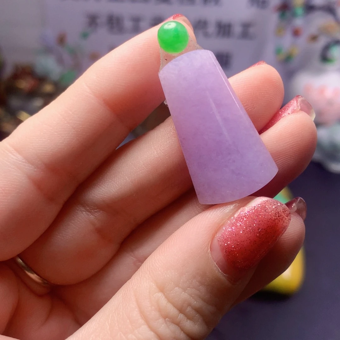 颈饰18K金镶嵌翡翠