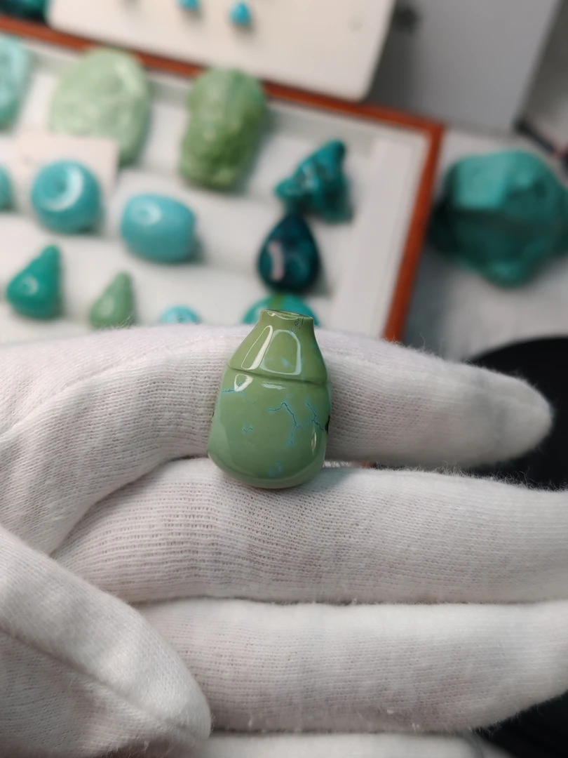 天然原矿绿松石配饰