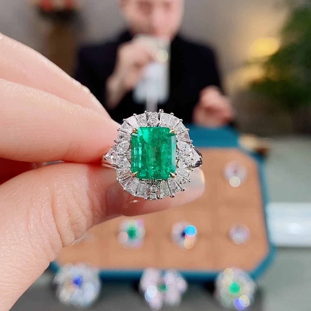 祖母绿戒指18K金镶嵌3.33ct