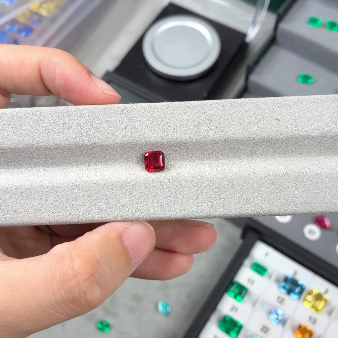 猴***子裸石合成（培育）红宝石1.58ct