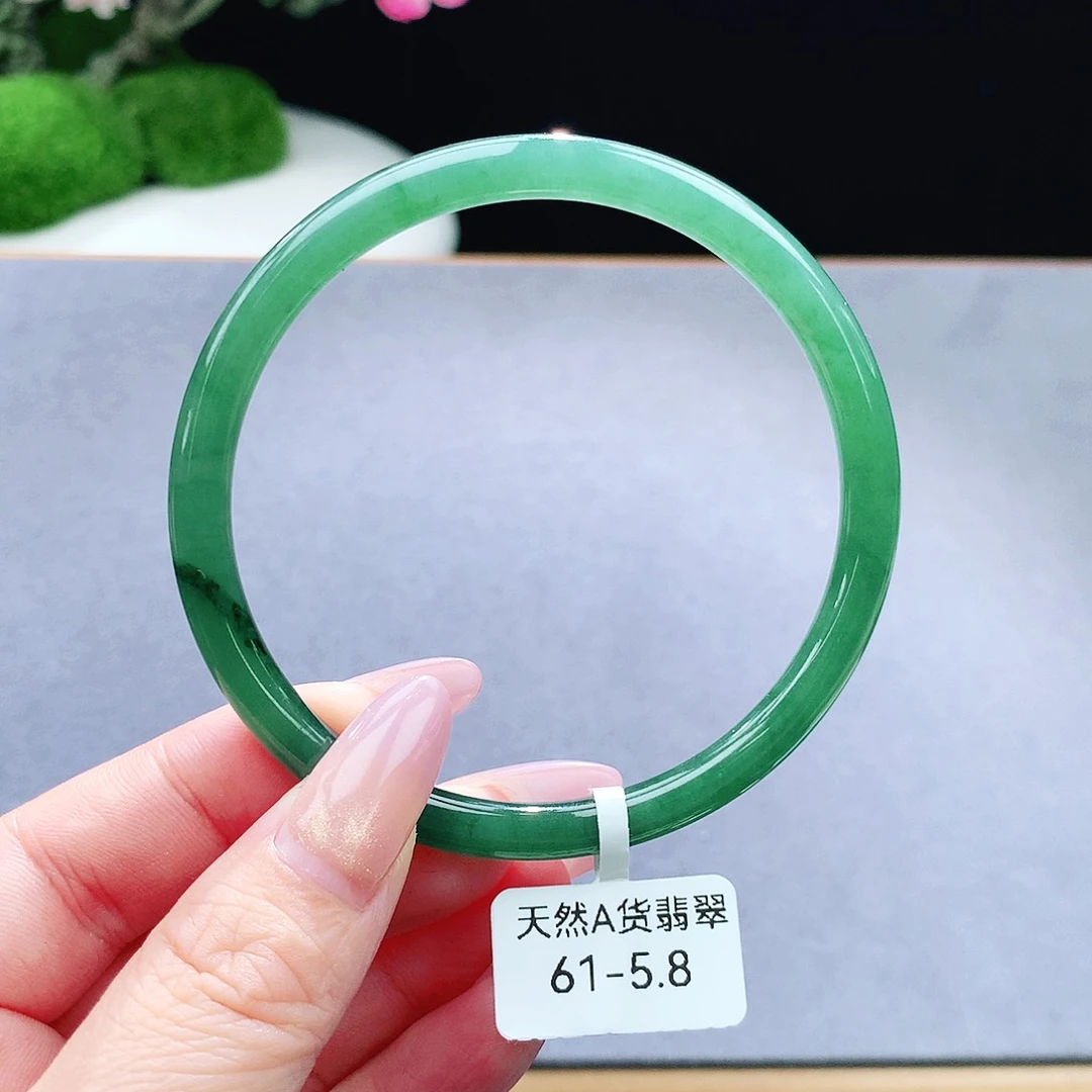 未镶嵌手镯（圆镯）翡翠