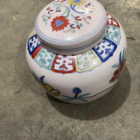 摆件瓷器制作工艺精湛