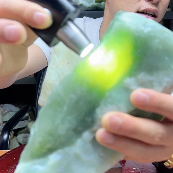 蛇纹石玉未镶嵌吊坠(赠链)210