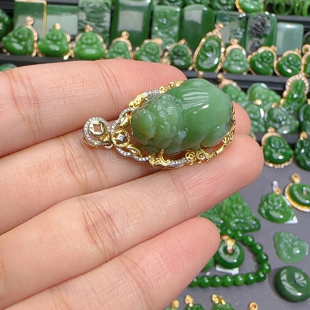 和田玉（碧玉）18K金镶嵌颈饰