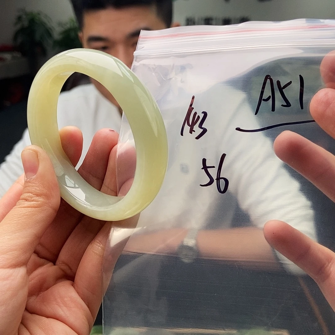 和田玉未镶嵌手镯拍一发一