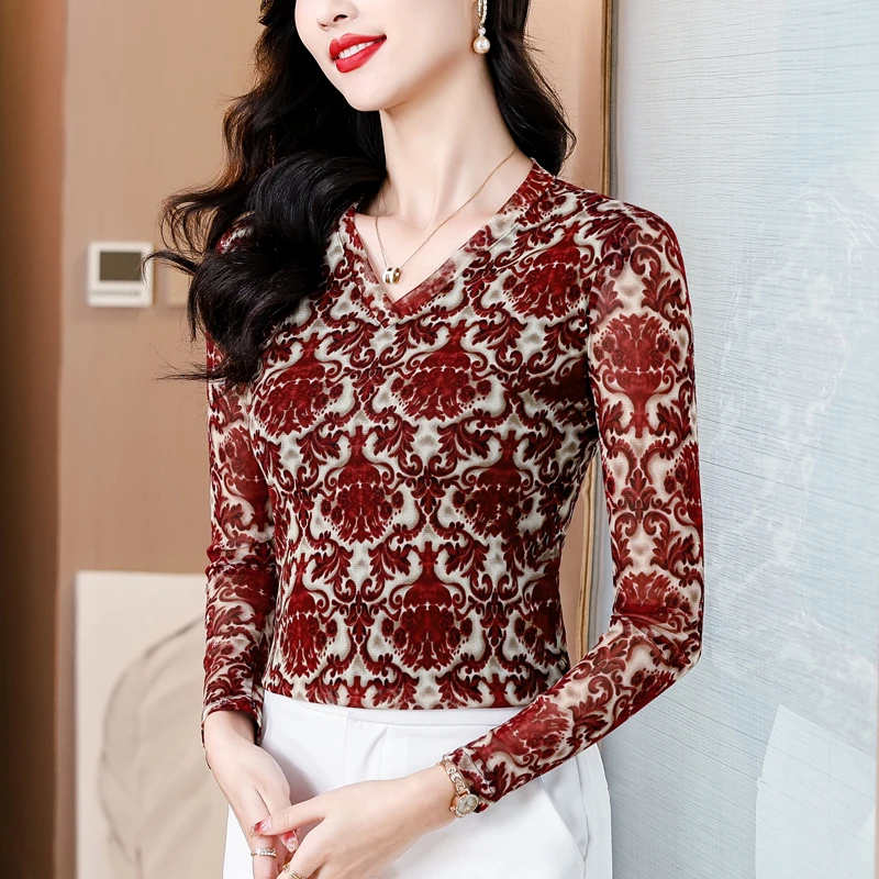 【粉丝专享】V领法式T恤气质女士夏装复古上衣时尚显白舒适柔软小衫