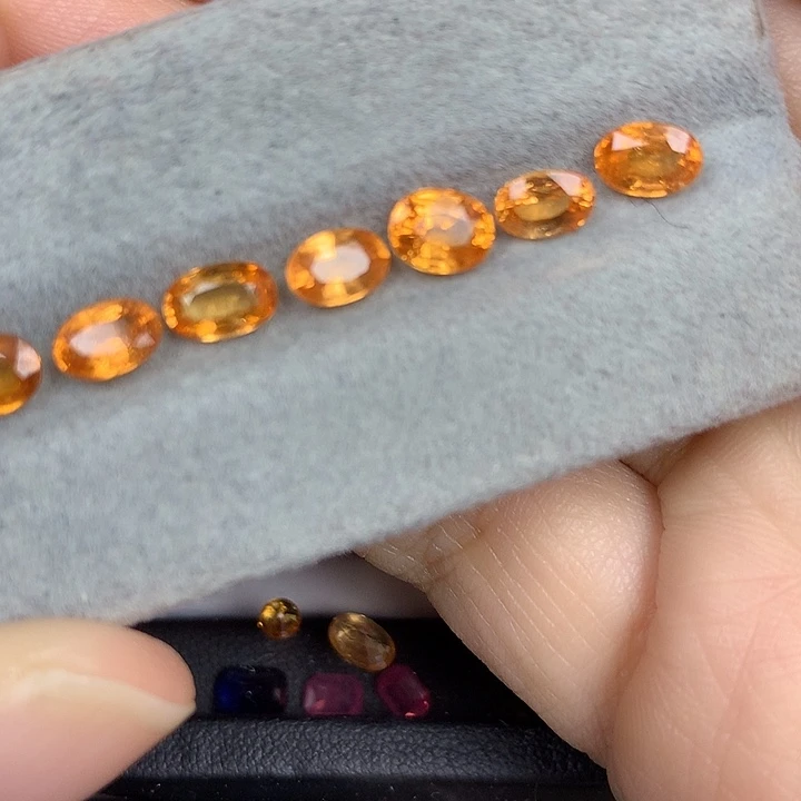 裸石未镶嵌石榴石芬达石